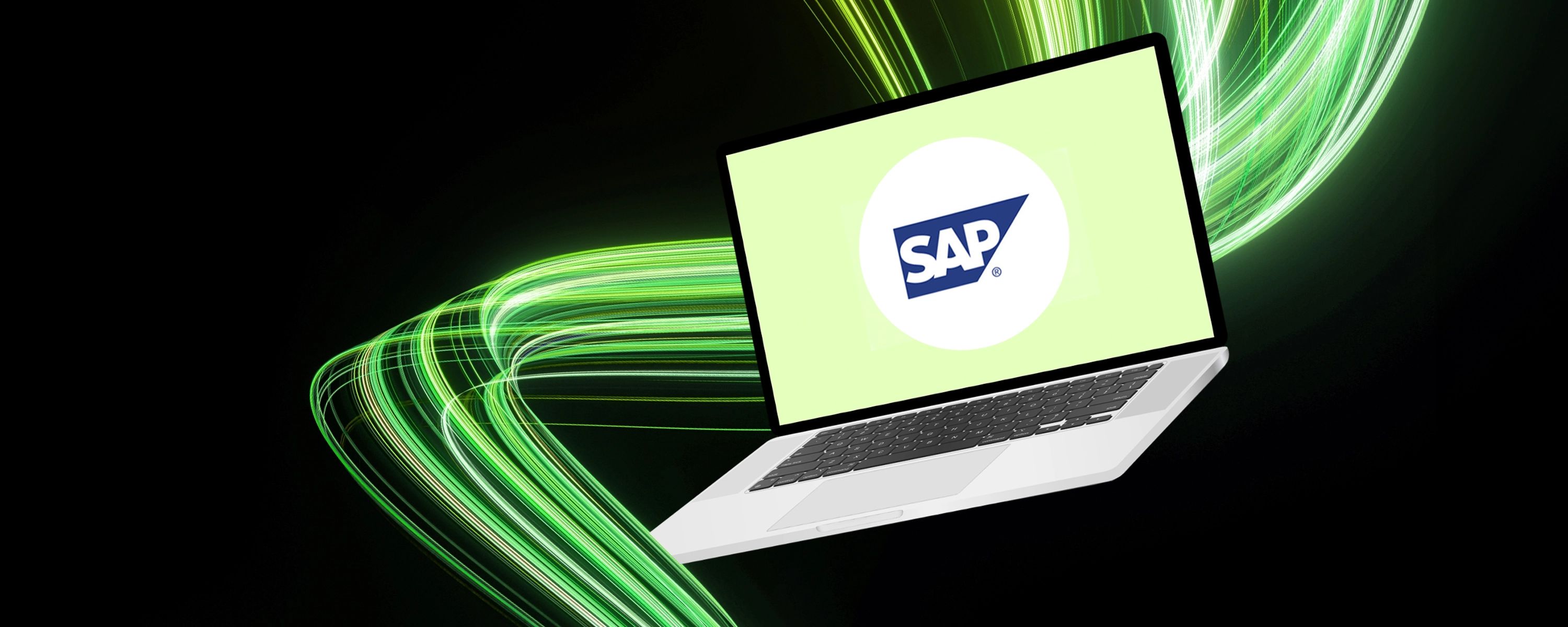 Ein Laptop mit dem SAP-Logo auf dem Bildschirm, umgeben von dynamischen grünen Lichtstreifen auf schwarzem Hintergrund.