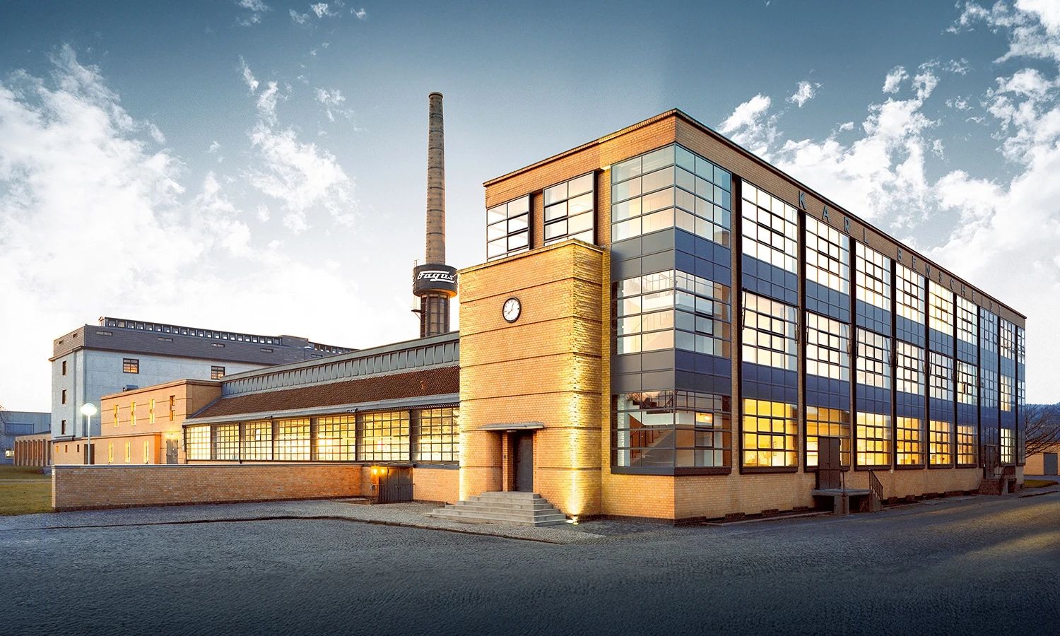 Historisches Fagus‑GreCon Firmengebäude in Alfeld – UNESCO‑Welterbe und architektonisches Wahrzeichen für Innovation, Industriegeschichte und Präzisionstechnik.